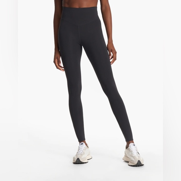 VUORI Chilled Out Performance Leggings Color: Black  Size Small VW4028 - Picture 11 of 13